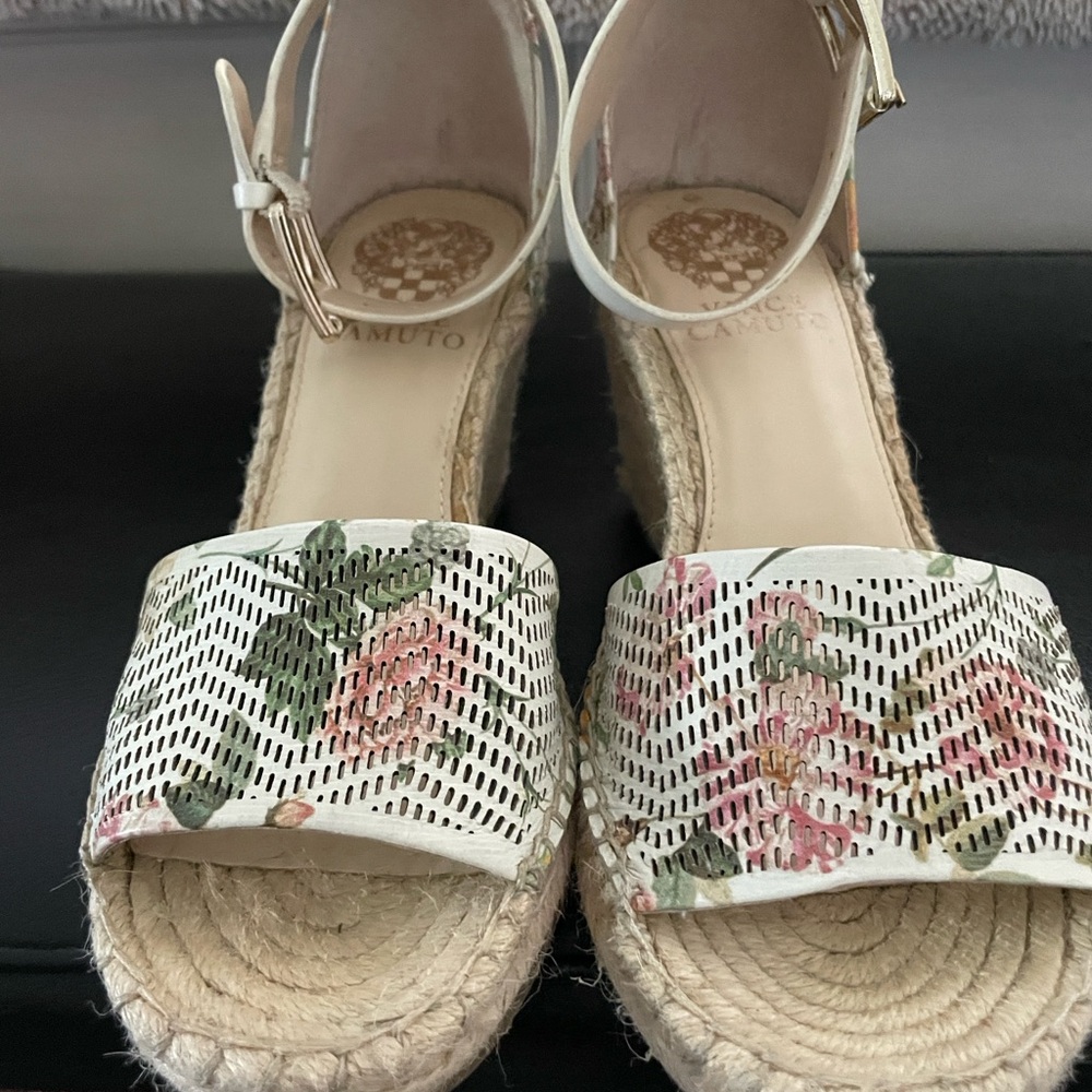 Vince Camuto White Floral Espadrille Wedges